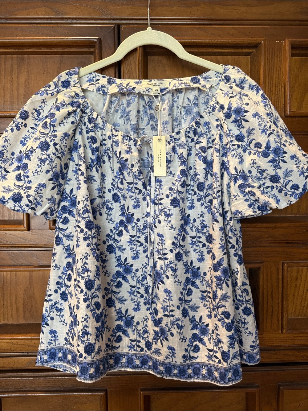Max Studio White and Blue Floral Peasant Blouse XS but very roomy!